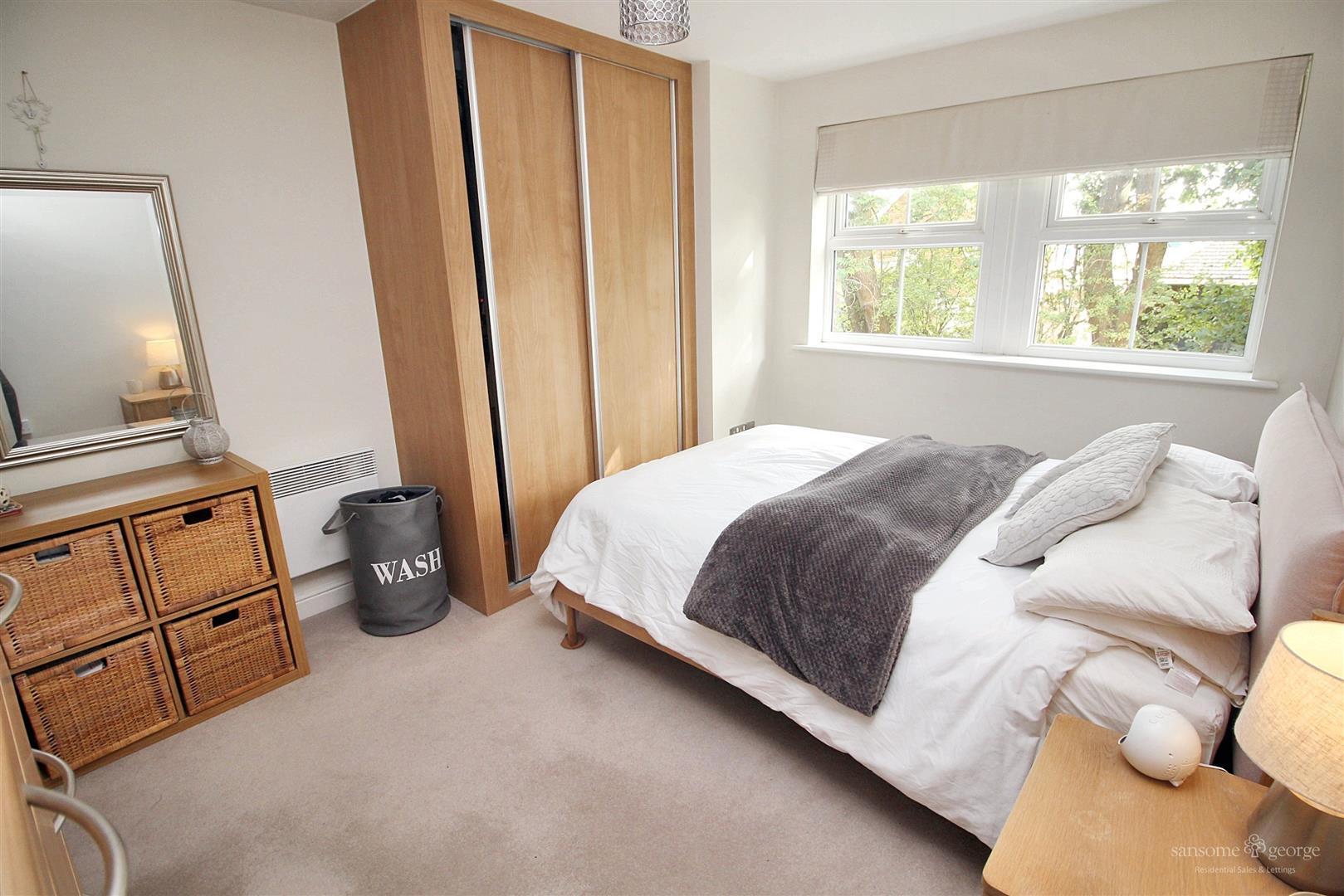 Pryor Close, Tilehurst, Reading